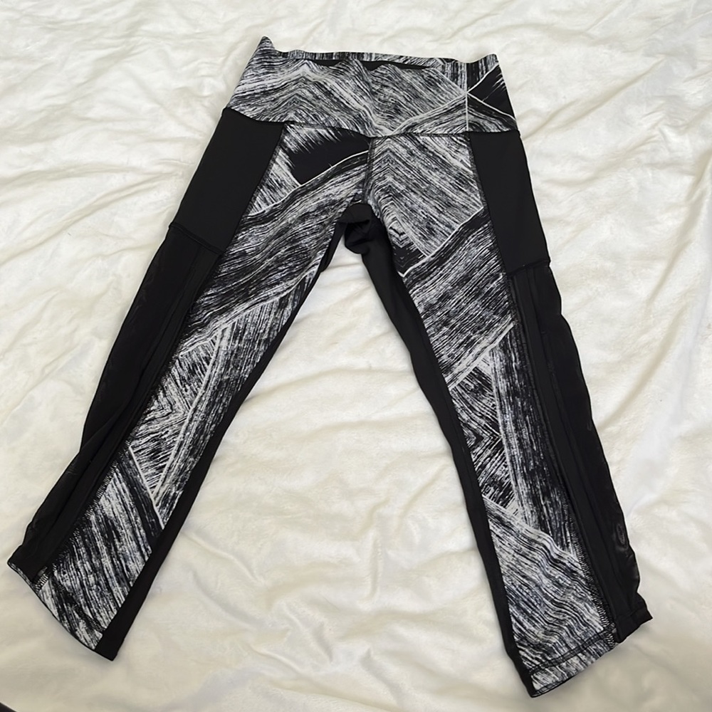 LuluLemon High Rise Leggings - size 6